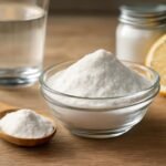 Szódabikarbóna, citrom és víz a konyhában, egészségügyi előnyök.