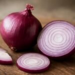 Lilahagyma: friss és szeletelt, egészséges ételekhez ideális.